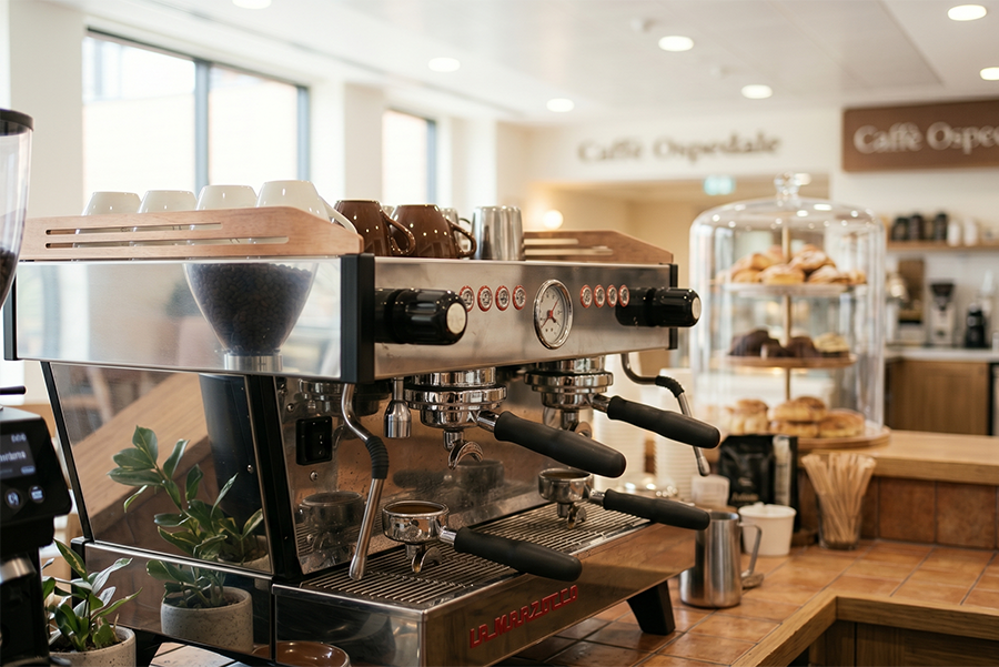 Macchina da caffè per bar con caldaia e pompa rotativa